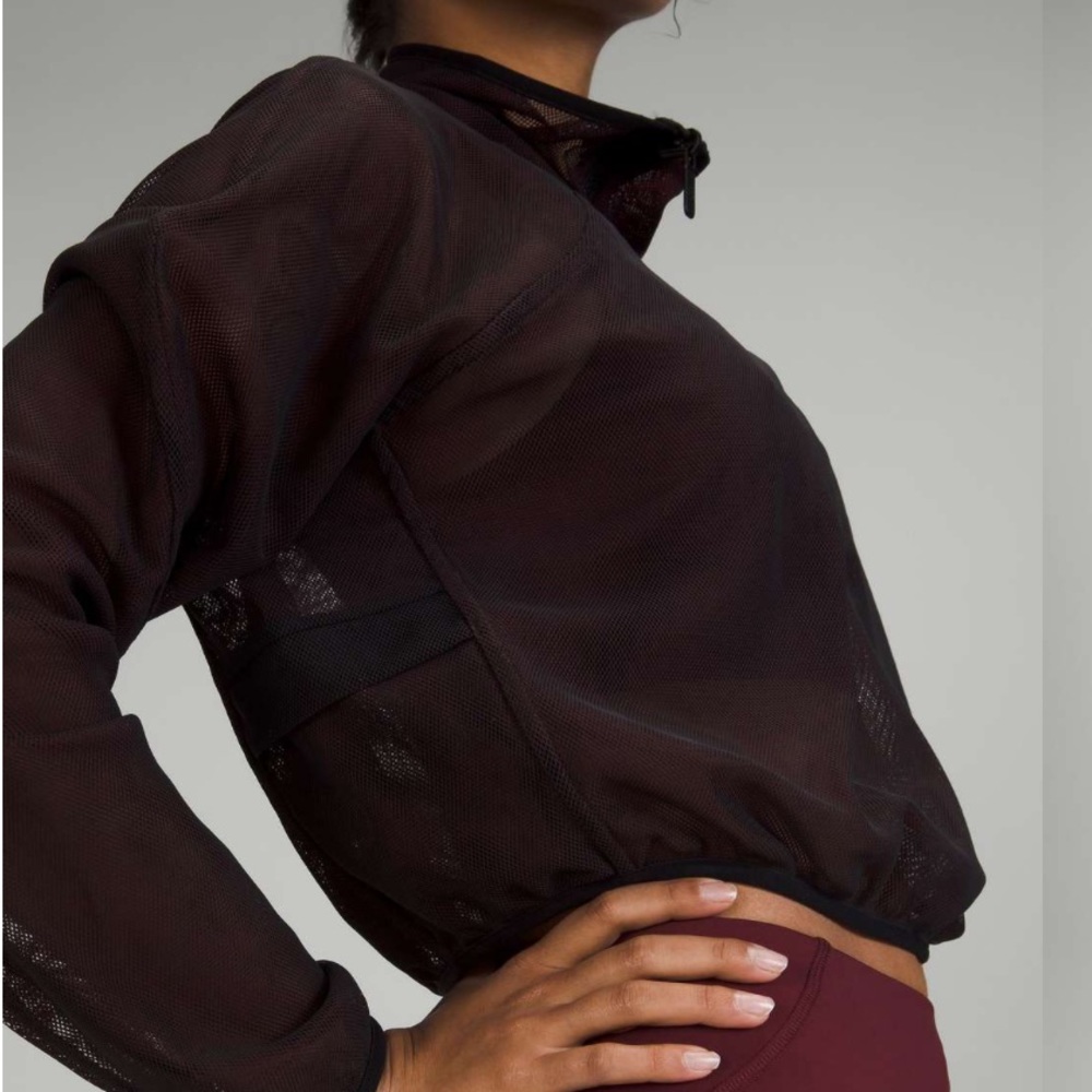 Lululemon Reversible Mesh 1/2 Zip
Black / Red Merlot! EUC - Picture 4 of 11